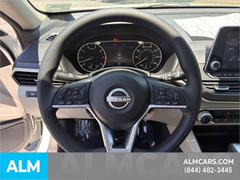 Used 2025 Nissan Altima 2.5 SV FWD image 27