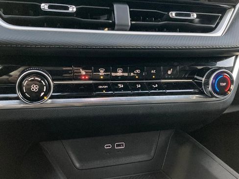 Used 2025 Chevrolet Equinox LT image 23