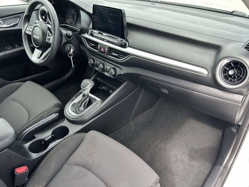 Used 2024 Kia Forte LXS w/ LXS Technology Package FWD image 21
