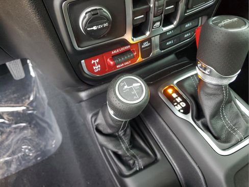 New 2026 Jeep Gladiator Mojave image 13