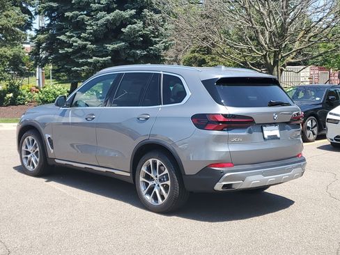 Certified 2024 BMW X5 xDrive40i w/ Premium Package AWD/4WD image 4