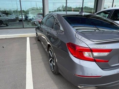 Used 2018 Honda Accord Sport image 6