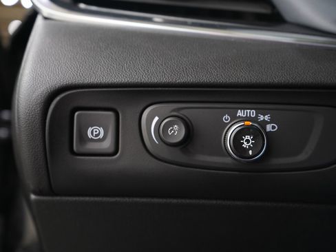 Used 2020 Buick Enclave Essence w/ Sound and Sites Package AWD/4WD image 28