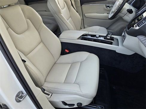 Used 2025 Volvo XC90 T8 Plus w/ Protection Package Premier image 21