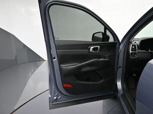 Used 2021 Kia Sorento S image 10