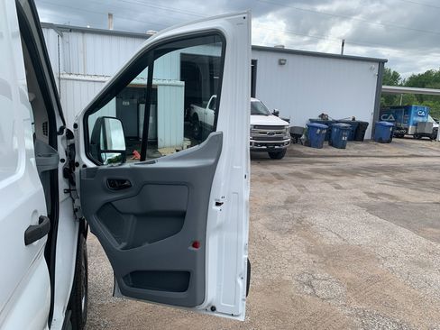 Used 2017 Ford Transit 350 148 Medium Roof image 33