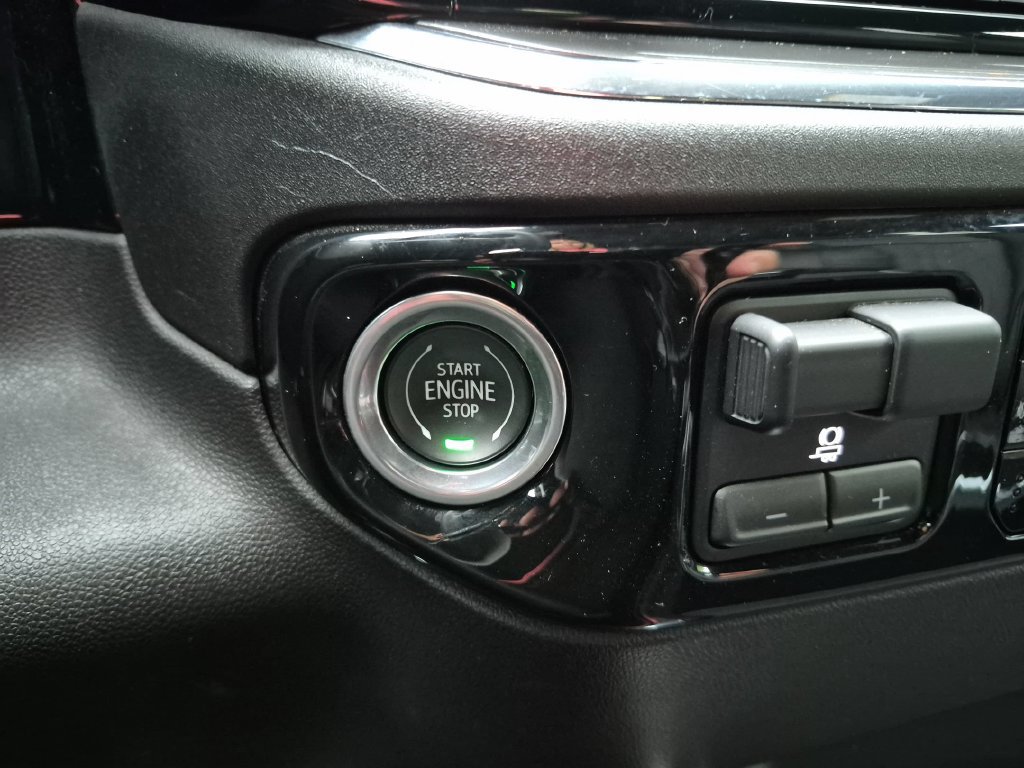 Used 2024 Chevrolet Silverado 2500 High Country w/ High Country Premium Package AWD/4WD image 25