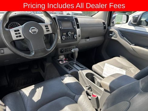Used 2014 Nissan Frontier SL w/ SL Moonroof Package AWD/4WD image 7