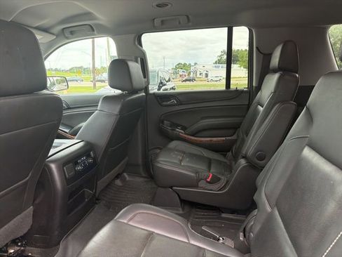 Used 2018 Chevrolet Suburban Premier AWD/4WD image 14