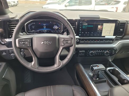 Used 2025 Chevrolet Silverado 1500 High Country w/ Midnight Edition AWD/4WD image 18