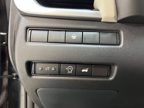 Used 2023 Nissan Rogue SL FWD image 18