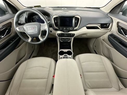 Used 2024 GMC Terrain Denali w/ Denali Premium Package AWD/4WD image 10