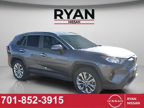 Used 2020 Toyota RAV4 Limited AWD/4WD image 7