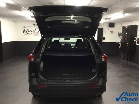 Used 2022 Toyota RAV4 LE image 12