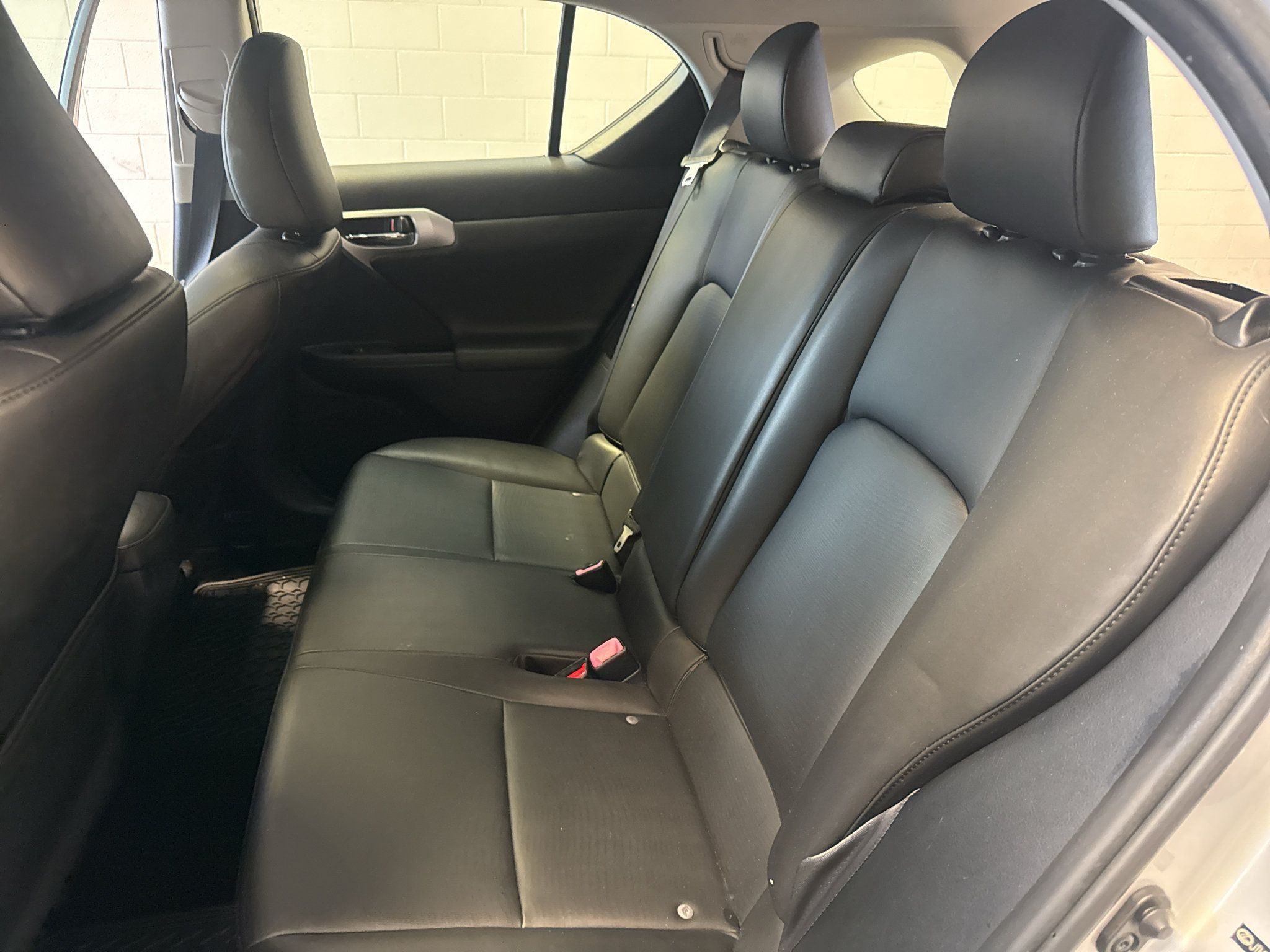 Used 2011 Lexus CT 200h Premium FWD image 28
