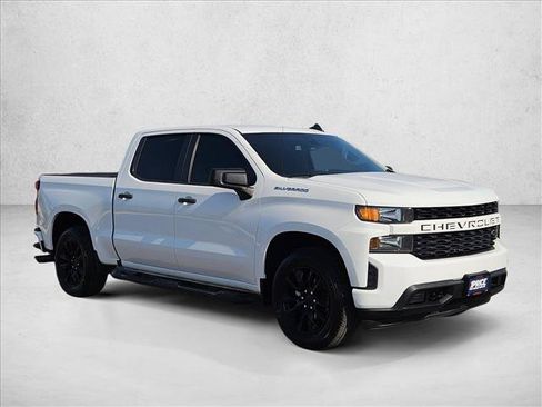 Used 2022 Chevrolet Silverado 1500 Custom w/ Safety Confidence Package RWD image 3