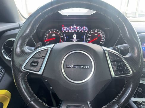 Used 2020 Chevrolet Camaro SS RWD image 9