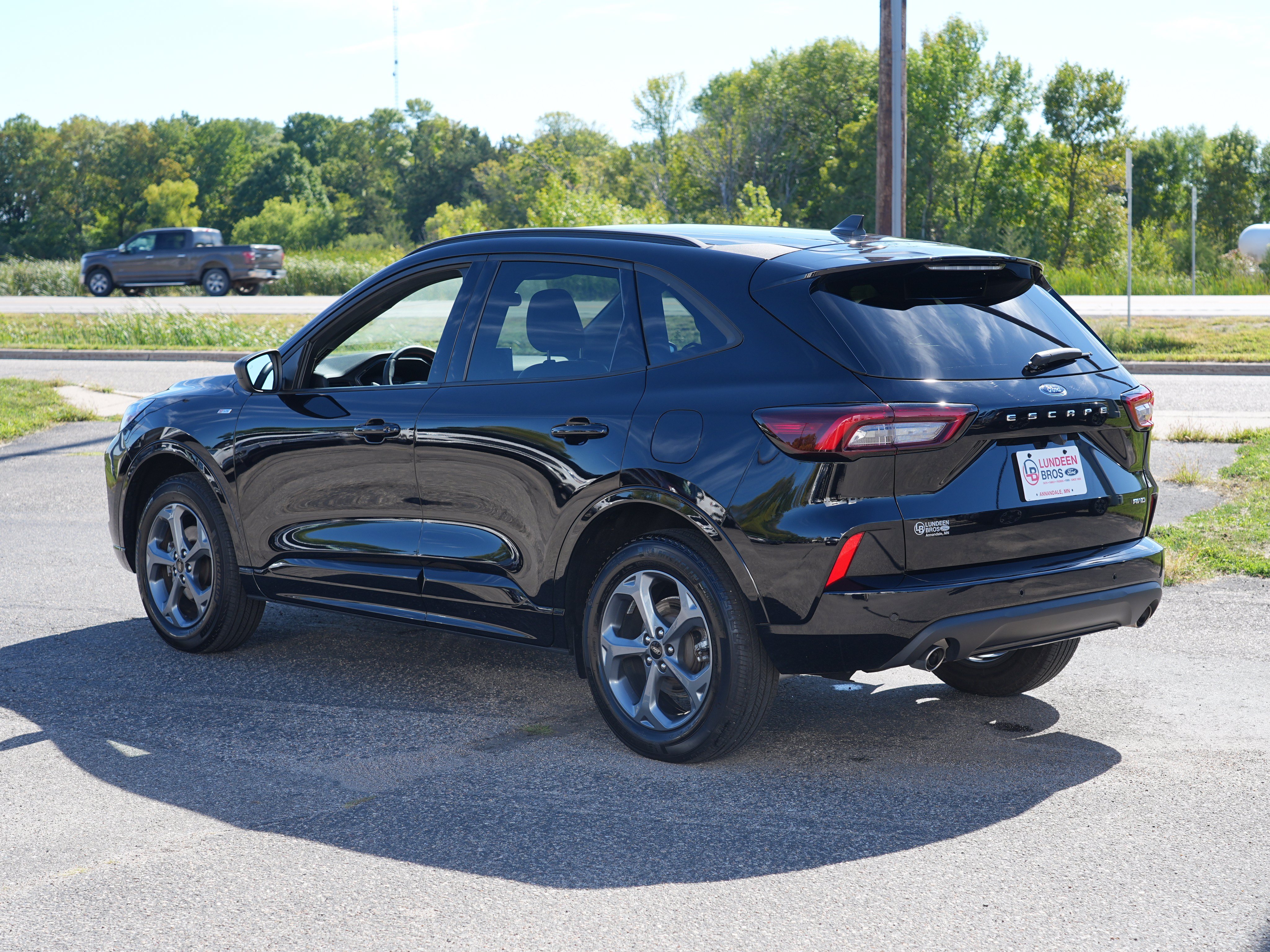 Used 2024 Ford Escape ST-Line w/ Tech Pack #1 AWD/4WD image 6