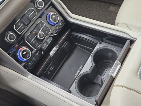 Used 2023 GMC Yukon XL Denali w/ Denali Reserve Package image 22