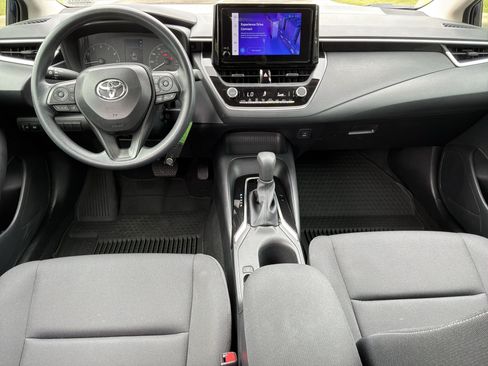 Used 2025 Toyota Corolla LE FWD image 28