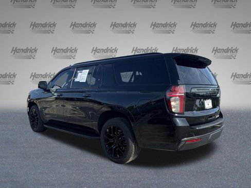Used 2022 Chevrolet Suburban RST w/ Luxury Package RWD image 8