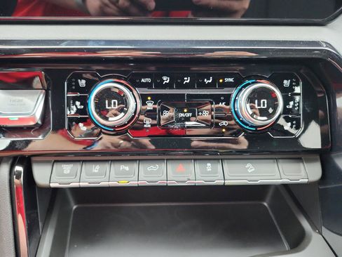 New 2026 GMC Sierra 3500 AT4 w/ AT4 Premium Plus Package image 17