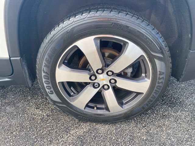 Used 2018 Chevrolet Traverse LT w/ LPO, 'HIT The Road' Package FWD image 11