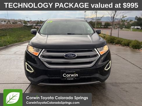 Used 2018 Ford Edge Titanium w/ Technology Package FWD image 4