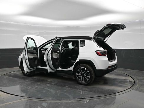 Used 2024 Jeep Compass Limited image 42