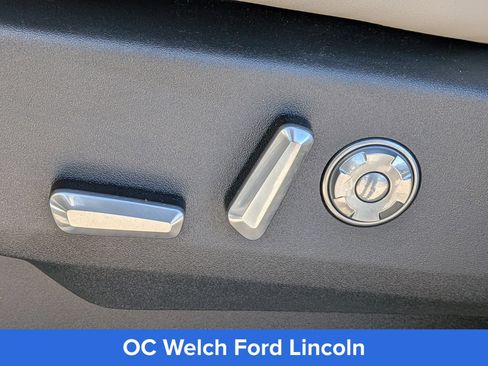 Certified 2025 Lincoln Navigator Reserve AWD/4WD image 23