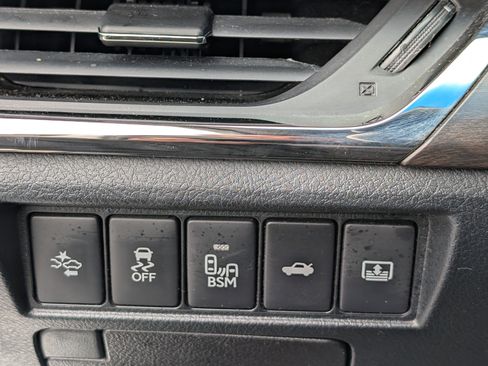 Used 2016 Toyota Avalon Limited w/ Toyota Safety Sense Package image 22