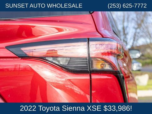Used 2022 Toyota Sienna XSE FWD image 38