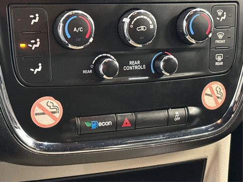 Used 2019 Dodge Grand Caravan SXT FWD image 37