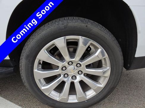 Used 2021 Chevrolet Suburban Premier image 8