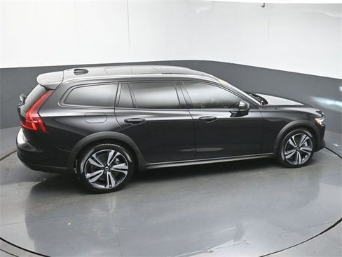 Used 2024 Volvo V60 B5 Cross Country Plus image 49