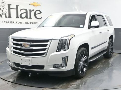 Used 2017 Cadillac Escalade Premium Luxury image 35