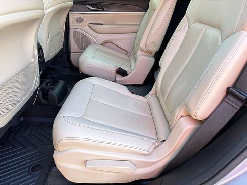 Used 2021 Jeep Grand Cherokee L Limited RWD image 10