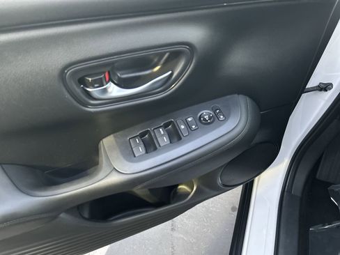 Certified 2024 Honda HR-V LX image 15