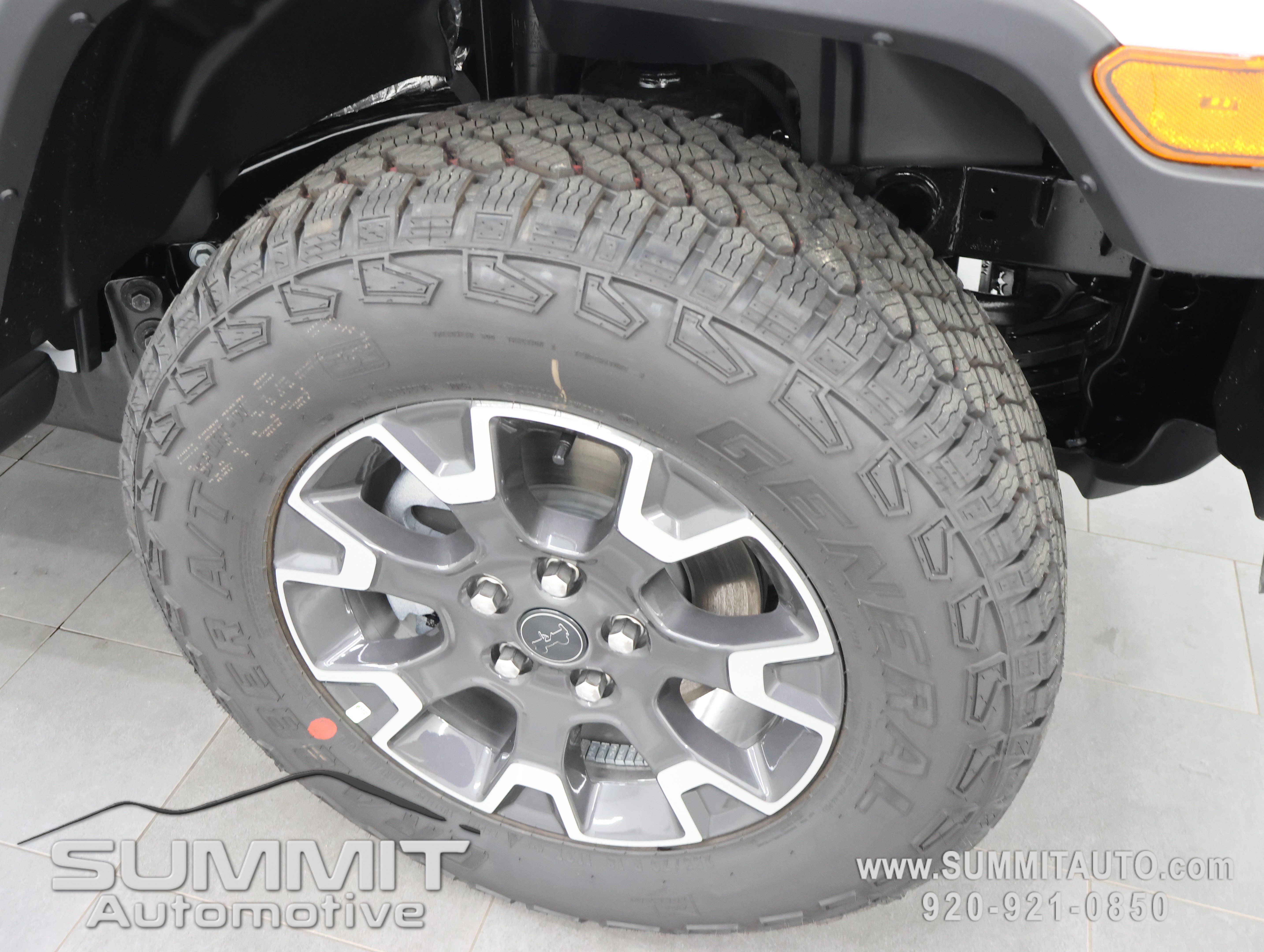 New 2027 Jeep Wrangler Unlimited Sahara AWD/4WD image 3