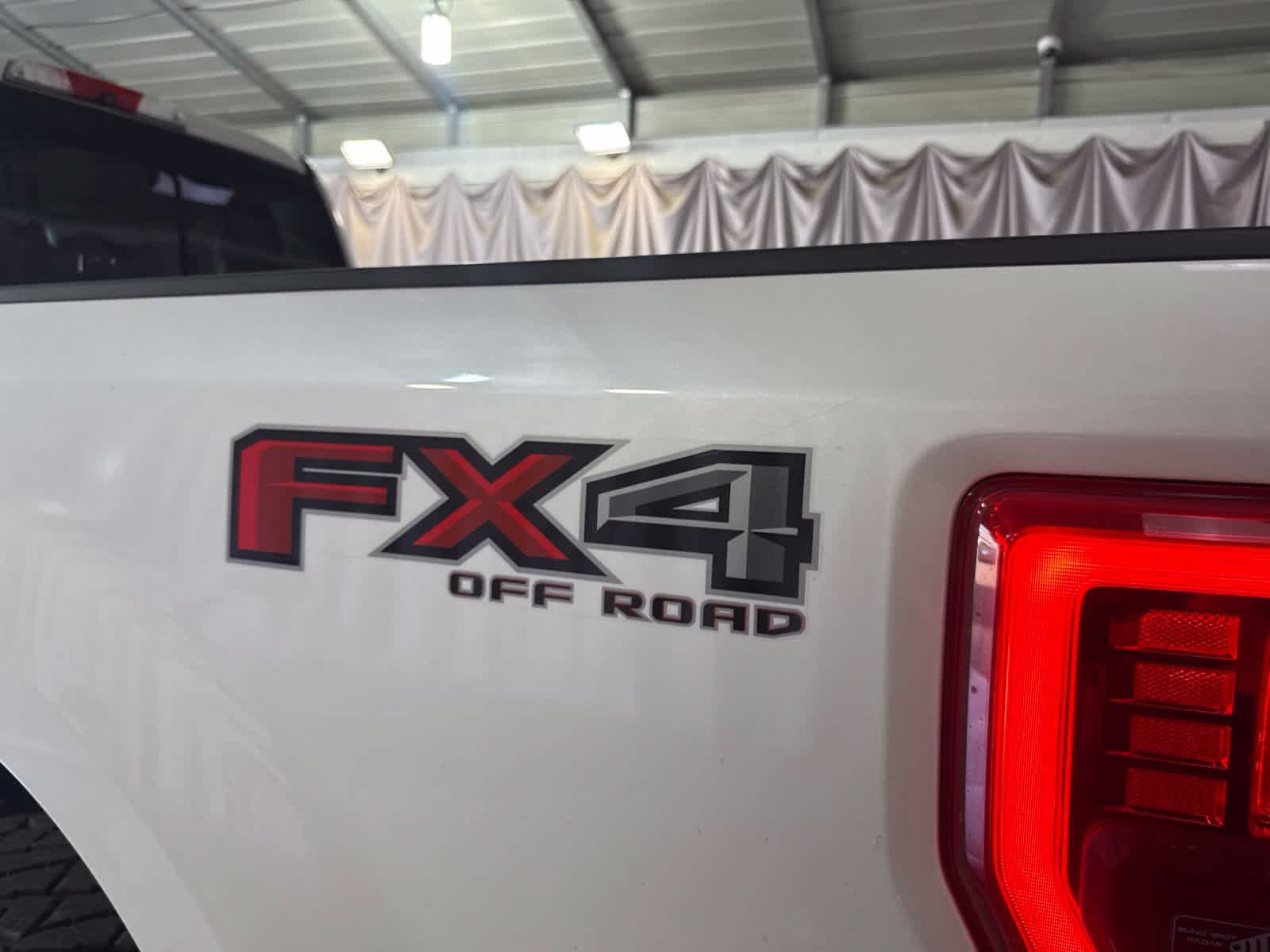 Used 2017 Ford F250 Platinum w/ Platinum Ultimate Package AWD/4WD image 12