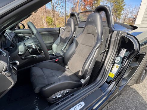 Used 2021 Porsche 718 Boxster GTS w/ Premium Package image 32