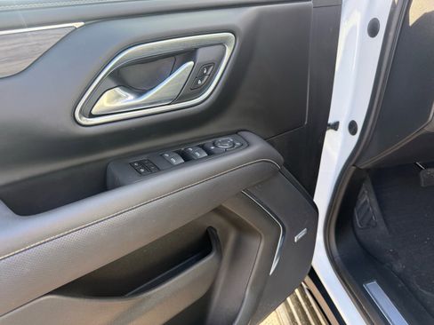 Used 2023 GMC Yukon SLT image 15