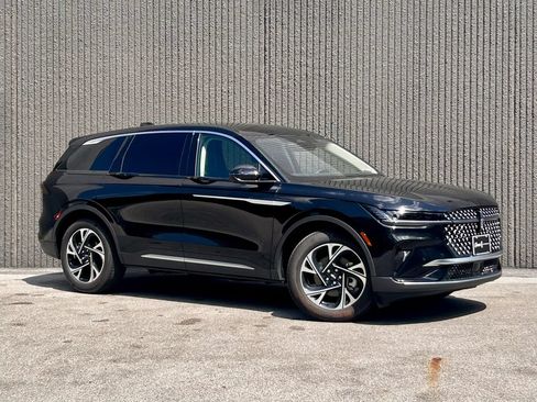 New 2026 Lincoln Nautilus Premier AWD/4WD image 8