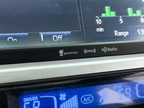 Used 2017 Toyota Highlander XLE w/ Carpet Mat Package AWD/4WD image 6