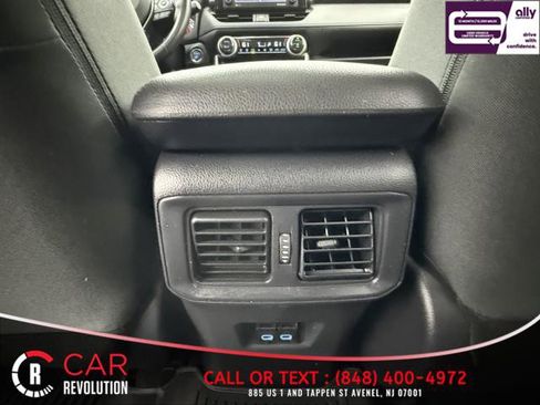 Used 2022 Toyota RAV4 SE w/ Convenience Package image 38