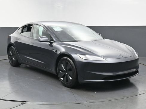 Used 2025 Tesla Model 3 Long Range image 2