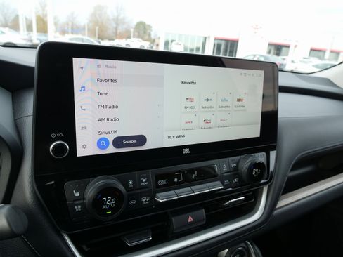 Used 2024 Toyota Grand Highlander Limited image 27