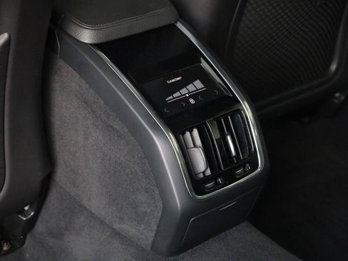 Used 2018 Volvo S90 T5 Momentum w/ Convenience Package FWD image 19