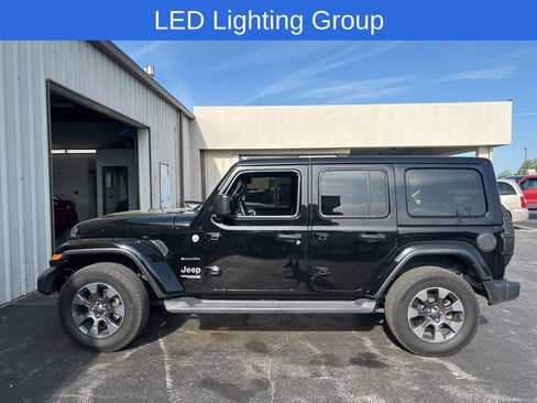 Used 2018 Jeep Wrangler Unlimited Sahara image 5