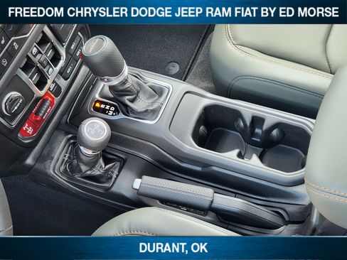 New 2025 Jeep Gladiator Mojave image 14